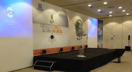 locação de palco e púlpito para palestra